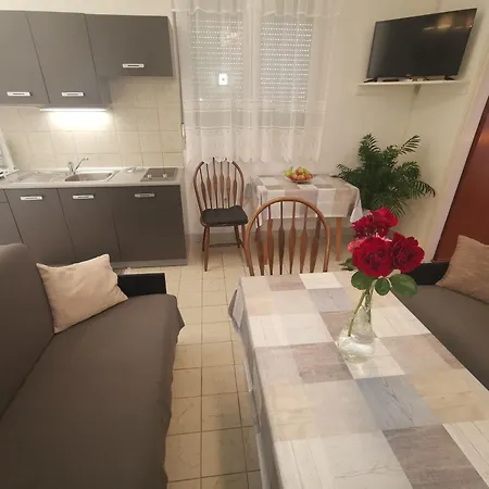 With A Parking Space - 22937 Appartamento Crikvenica